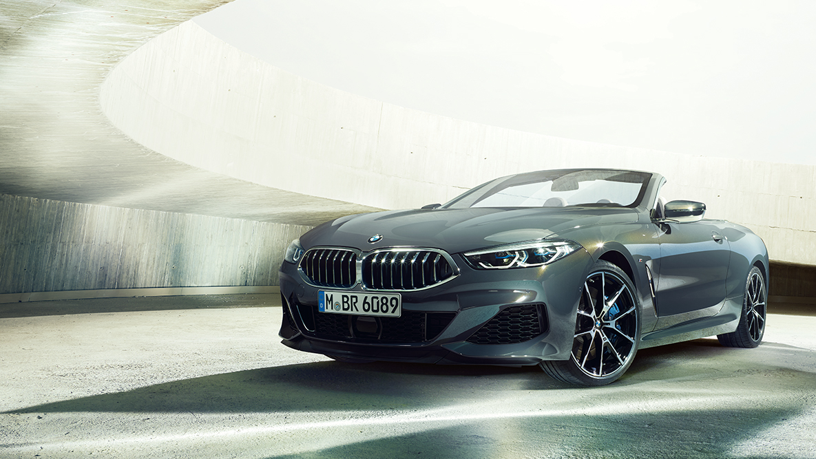 BMW M850i xDrive, γκρι Dravit μεταλλικό, όψη τριών τετάρτων από δεξιά. BMW M850i xDrive, γκρι Dravit μεταλλικό, όψη τριών τετάρτων από δεξιά.