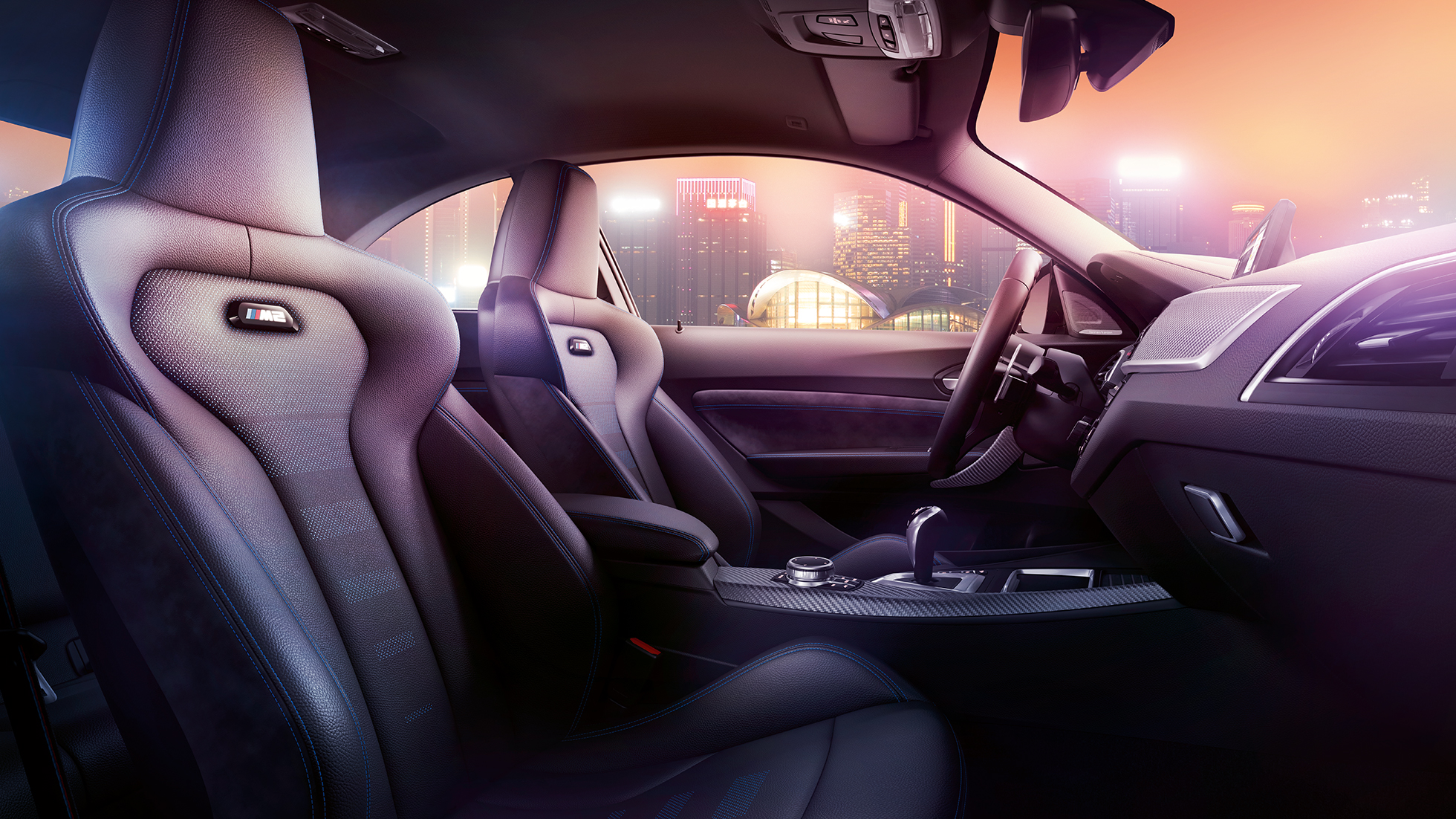 Επενδύσεις καθισμάτων της BMW M2 Competition F87 Επενδύσεις καθισμάτων της BMW M2 Competition F87 2018, ασημί Hockenheim μεταλλικό, εσωτερικό