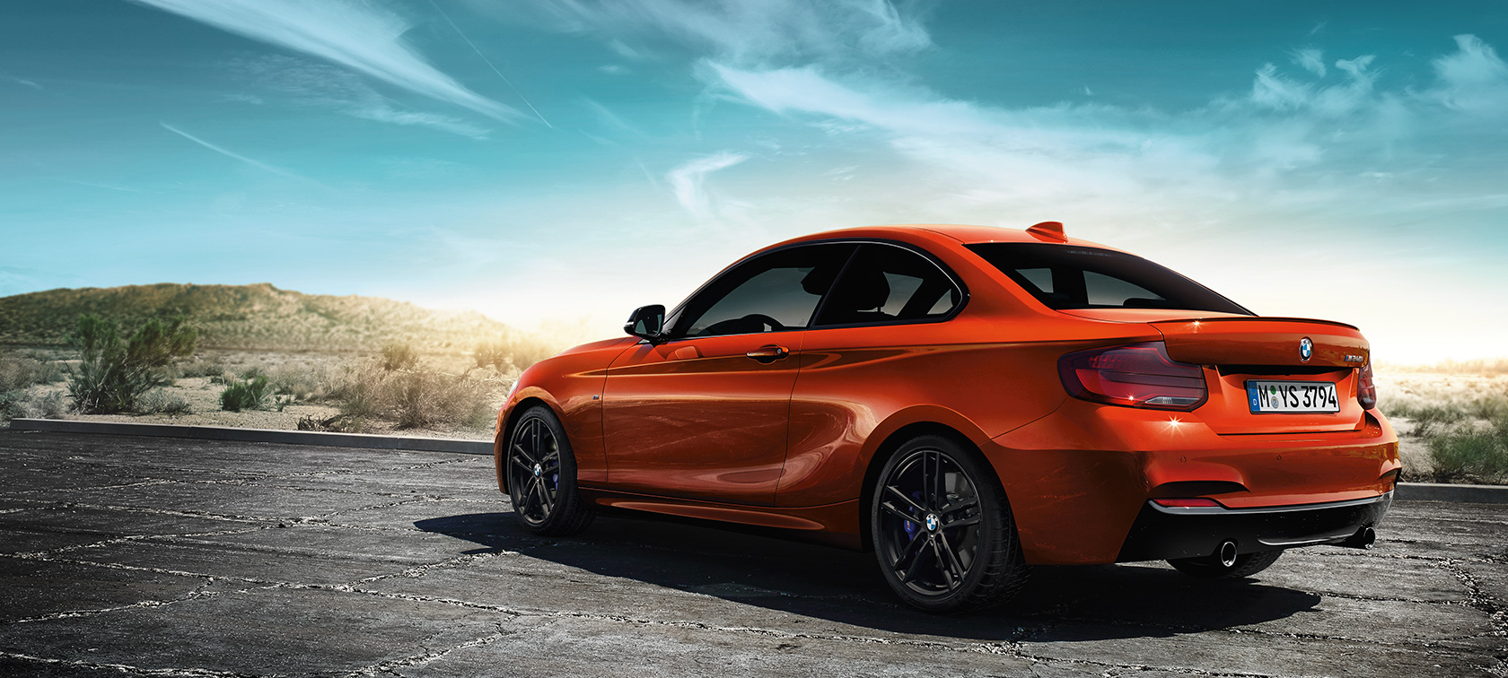 BMW M240i Coupé F22 2017 πίσω λήψη τρία τέταρτα BMW M240i Coupé F22 2017 Πορτοκαλί Sunset μεταλλικό πίσω λήψη τρία τέταρτα ακίνητη σε τοπία στέπας