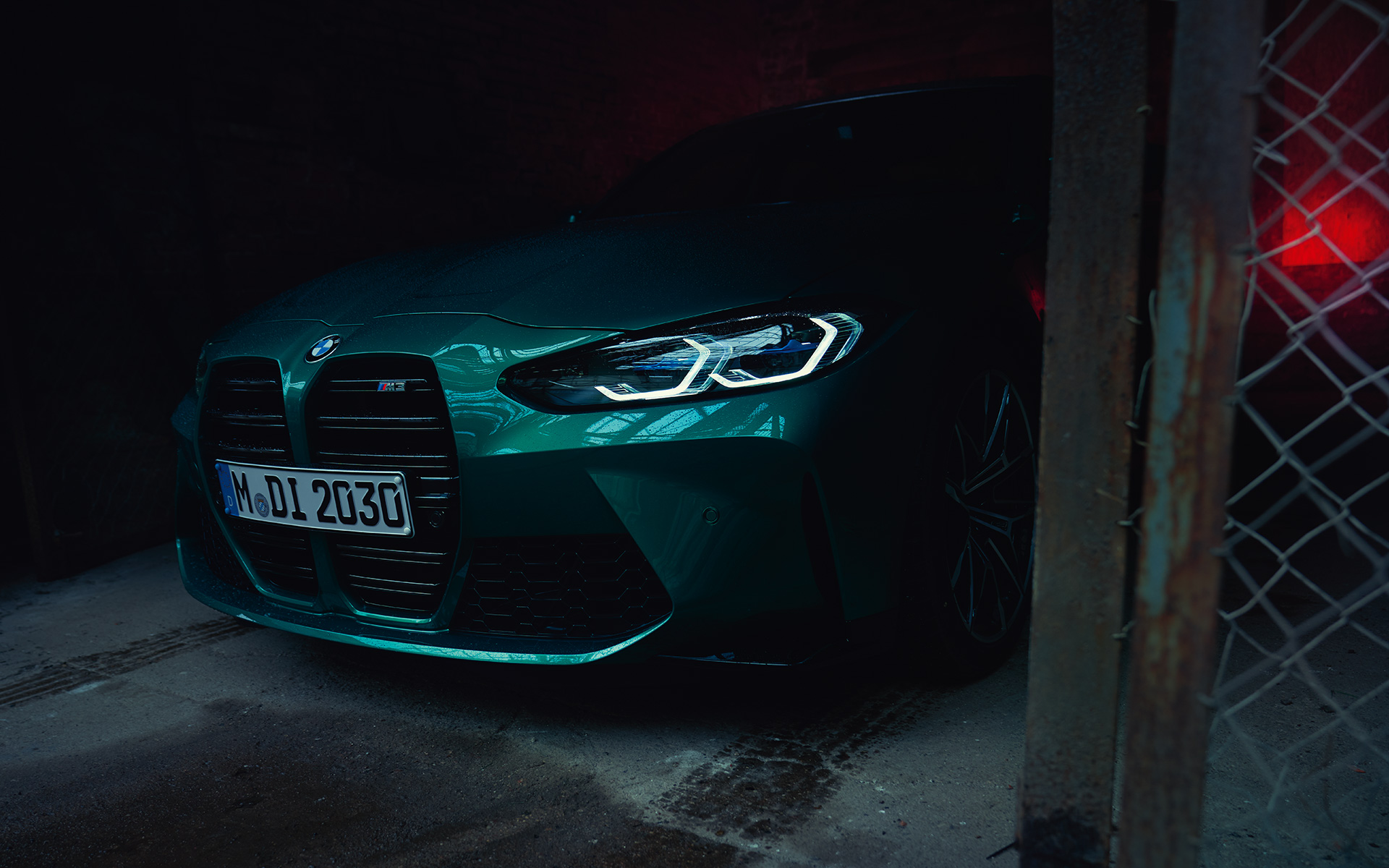BMW M3 Sedan, G80, 2020, πράσινο Isle of Man μεταλλικό, πλαϊνή λήψη μπροστά