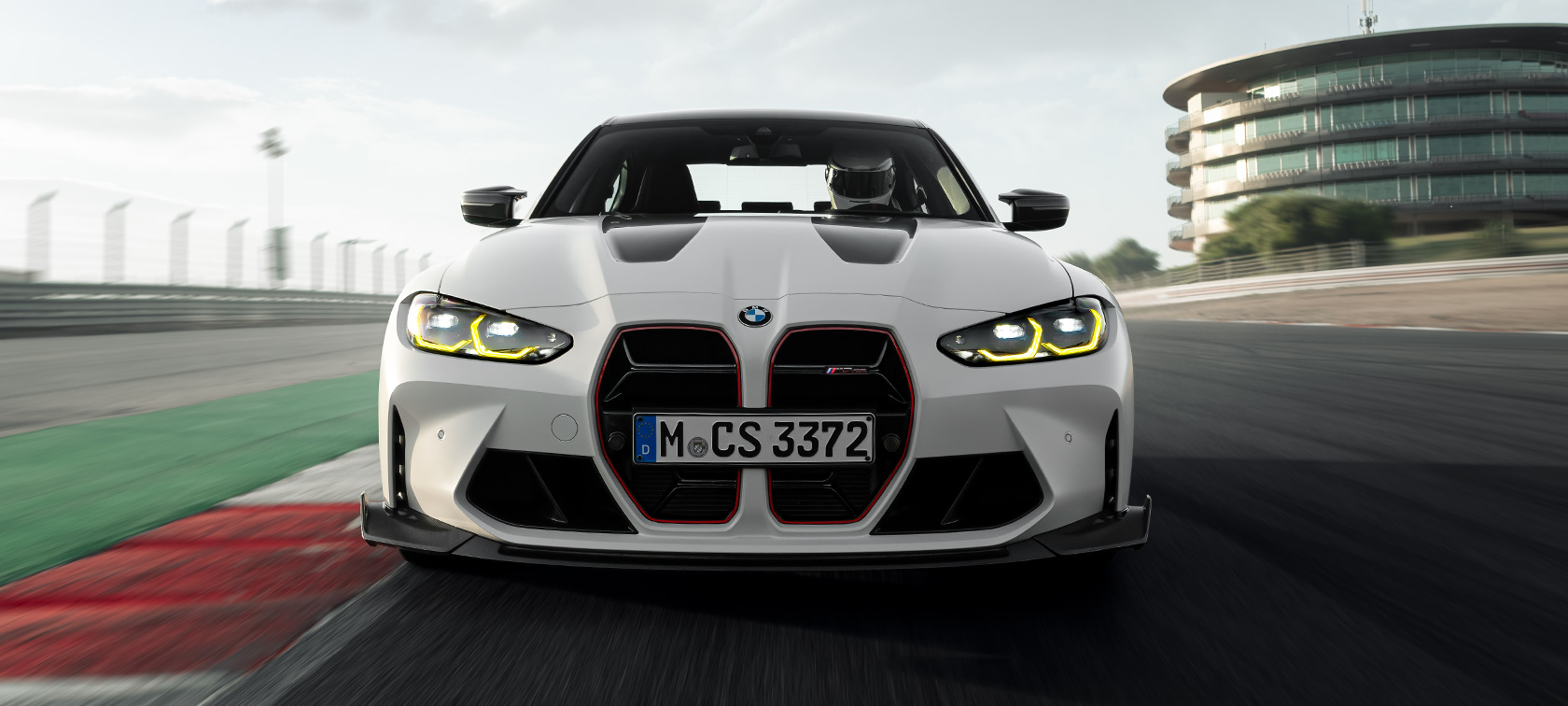 BMW M Performance Εξαρτήματα, BMW Μ3 CS, G80 BMW Μ3 CS, G80, BMW M Performance Εξαρτήματα, μπροστινή λήψη τριών τετάρτων, κινούμενη σε αγωνιστική πίστα