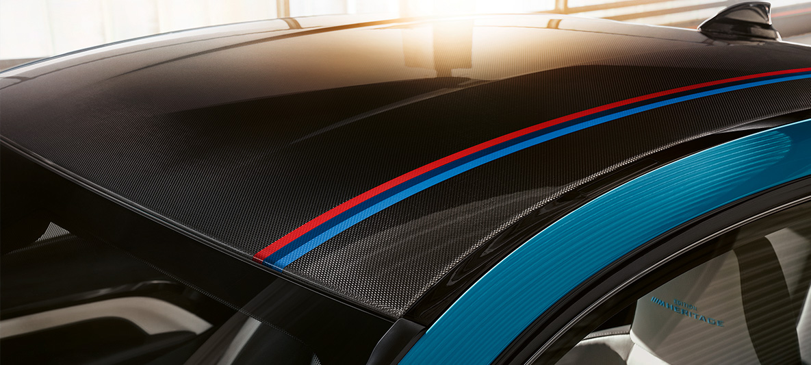 BMW M4 Coupé, Έκδοση M Heritage, οροφή από ανθρακονήματα BMW M4 Coupé, Έκδοση M Heritage, ειδική έκδοση, οροφή από ανθρακονήματα με ρίγες M