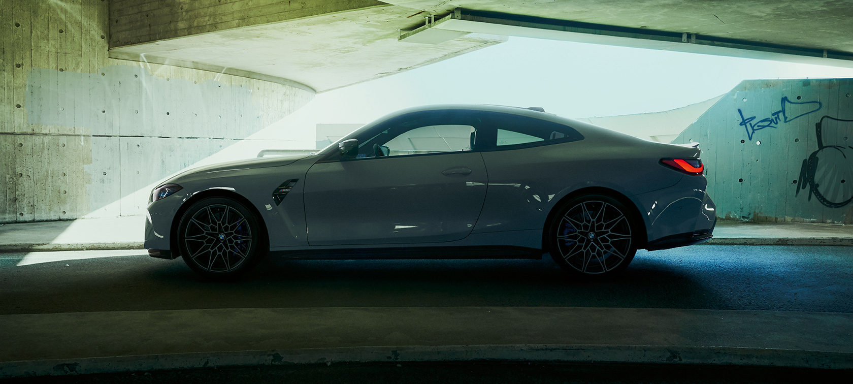 BMW M4 Coupé, G82, 2020, μπροστινή λήψη τριών τετάρτων BMW M4 Coupé, G82, 2020, γκρι Brooklyn μεταλλικό, μπροστινή λήψη τριών τετάρτων
