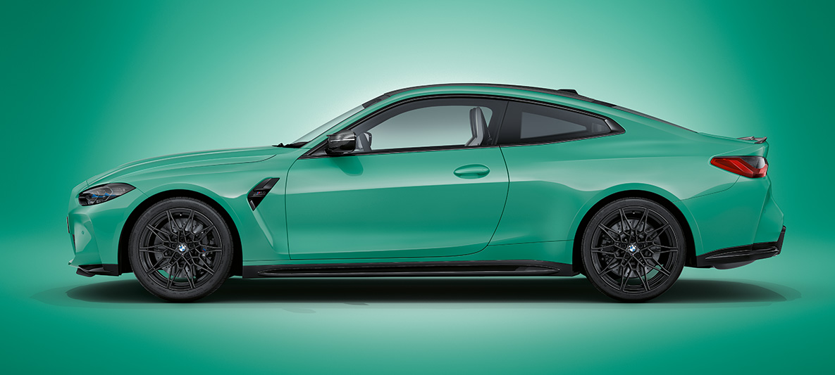 BMW M4 Coupé, BMW Individual πράσινο Mint μεταλλικό, G82, 2021, πλαϊνή λήψη, σταθμευμένη BMW M4 Coupé, BMW Individual πράσινο Mint μεταλλικό, G82, 2021, πλαϊνή λήψη, σταθμευμένη
