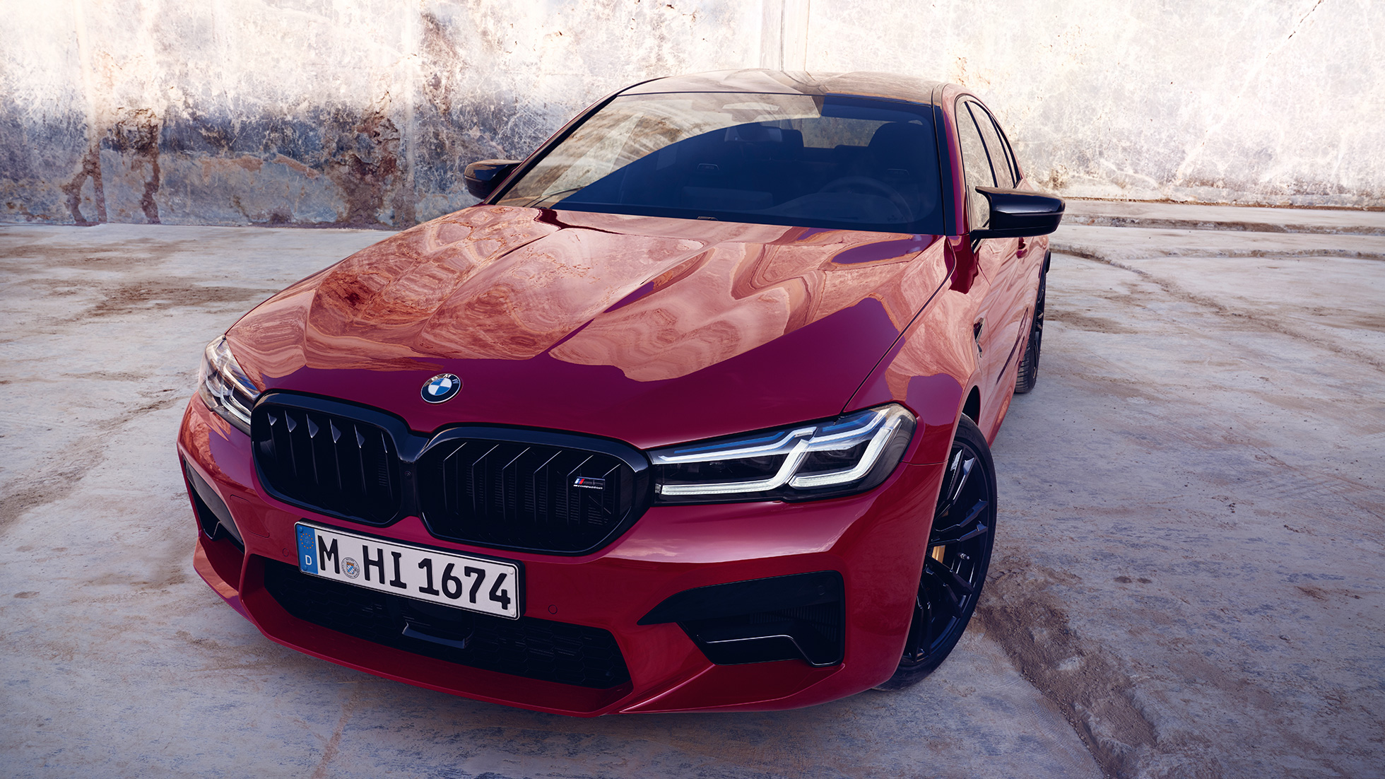 Μ Σχεδίαση, BMW M5 Competition, F90, LCI, Facelift 2020, μπροστινή λήψη τριών τετάρτων Μ Σχεδίαση, BMW M5 Competition, F90, LCI, Facelift 2020, BMW Individual κόκκινο Imola, μπροστινή λήψη τριών τετάρτων