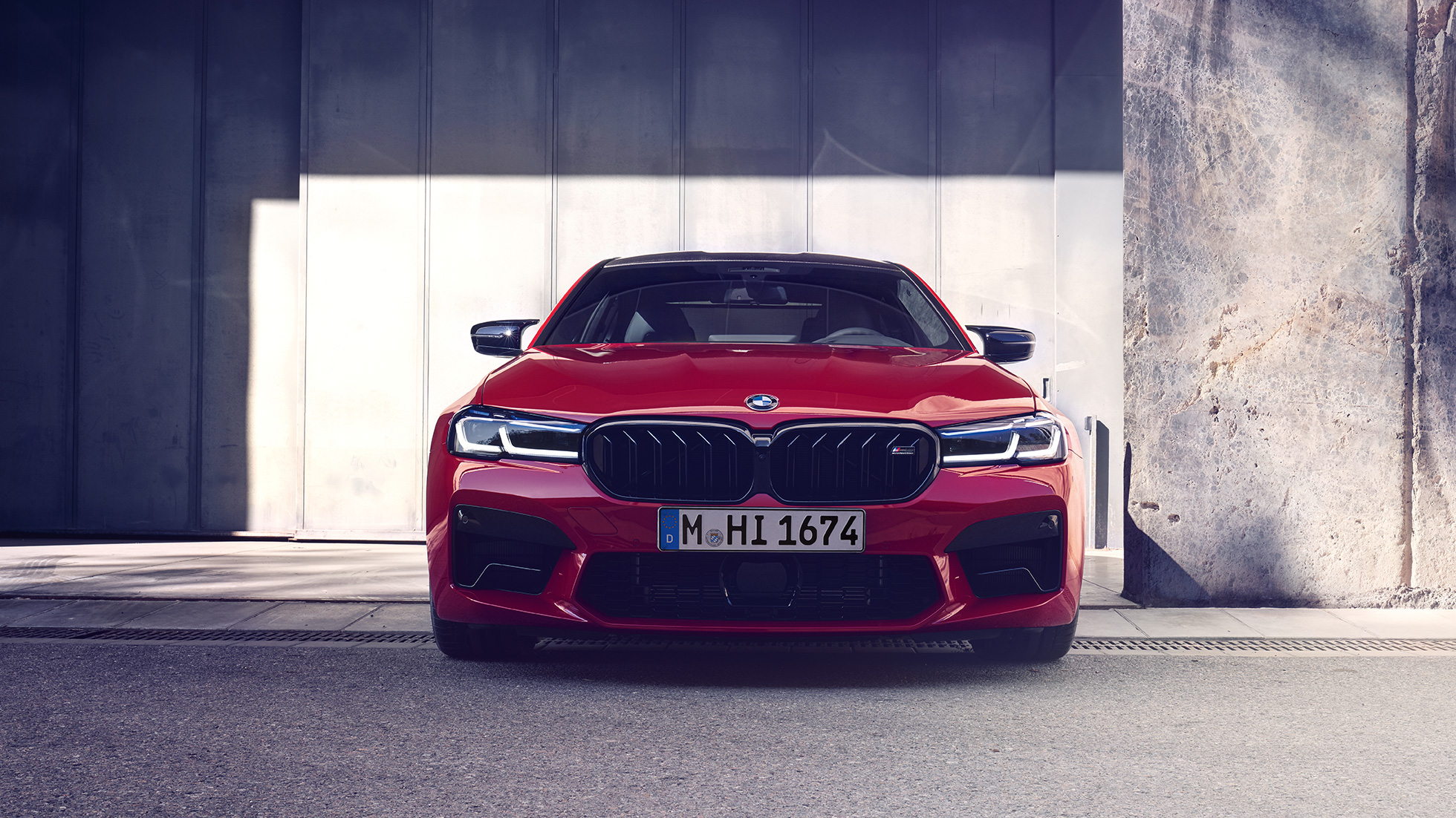Μπροστινό τμήμα με νέα μάσκα "νεφρών", BMW M5 Competition, F90, LCI, Facelift 2020 Μπροστινό τμήμα με νέα μάσκα "νεφρών", BMW M5 Competition, F90, LCI, Facelift 2020, BMW Individual κόκκινο Imola, μπροστινή λήψη