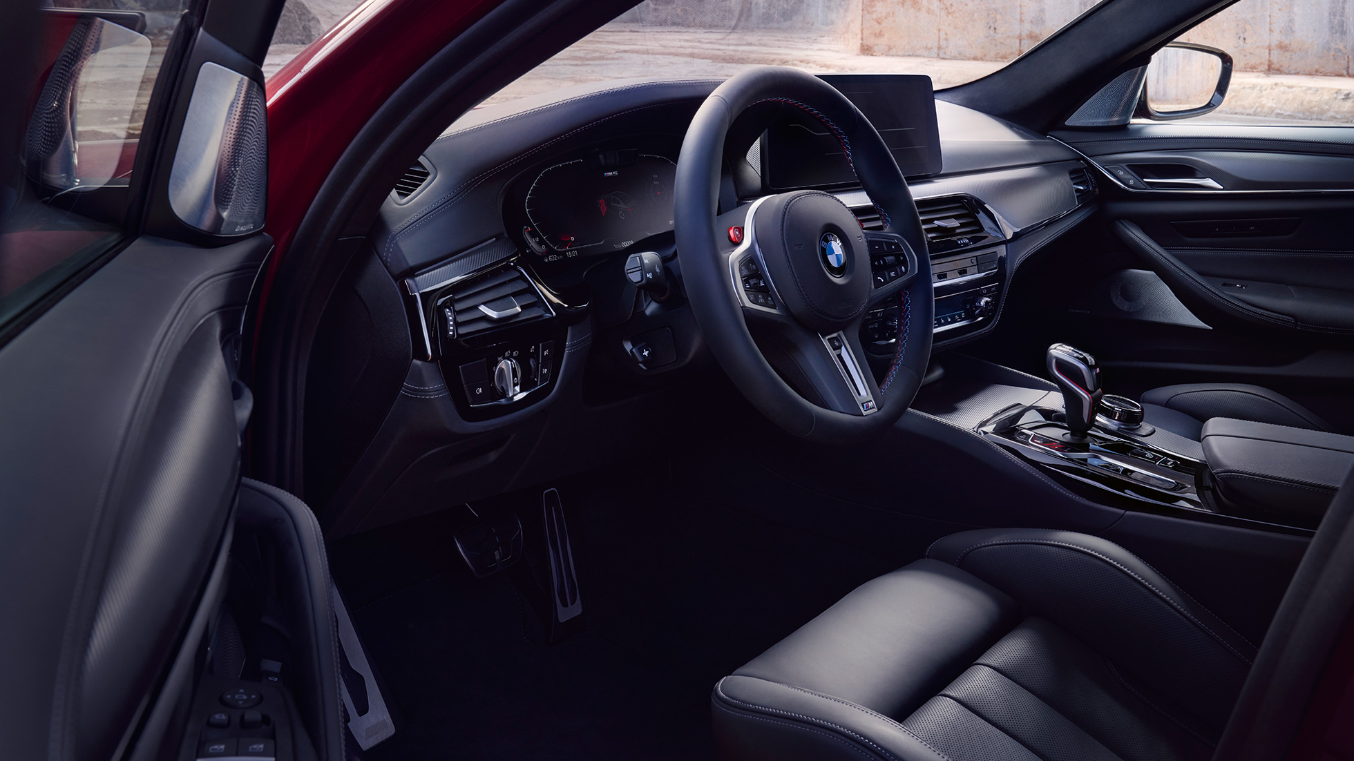 BMW M5 Competition, F90, LCI, Facelift 2020, cockpit BMW M5 Competition, F90, LCI, Facelift 2020, cockpit με ανοικτή πόρτα
