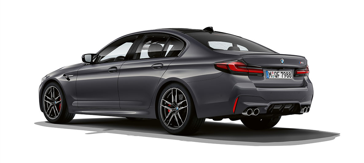BMW M5, F90, LCI, Facelift 2020, πίσω λήψη τριών τετάρτων BMW M5, F90, LCI, Facelift 2020, γκρι Brands Hatch μεταλλικό, πίσω λήψη τριών τετάρτων