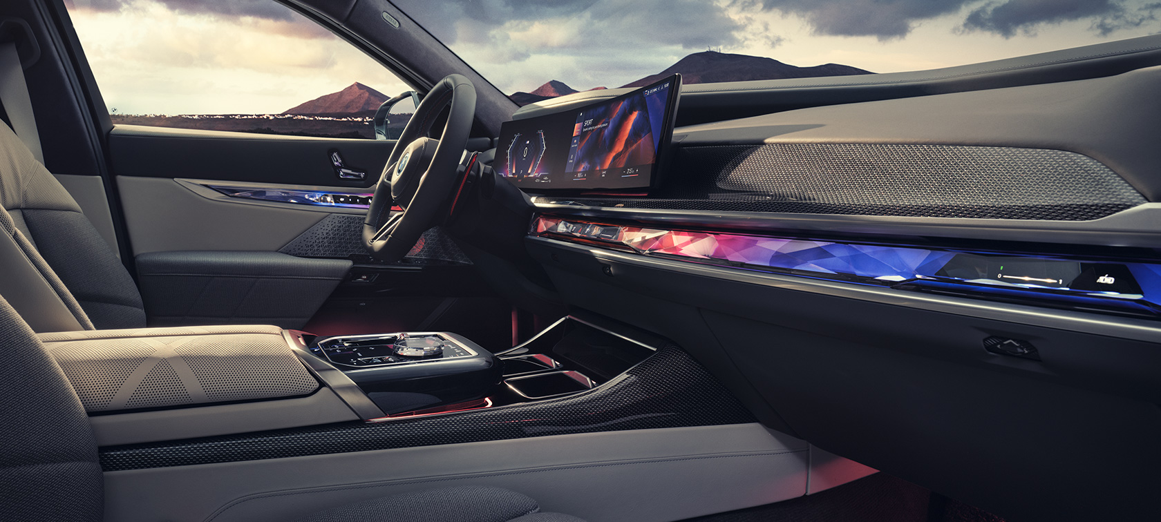Εσωτερικό, BMW M760e xDrive Sedan, G70 Εσωτερικό, BMW M760e xDrive Sedan, G70, πλαϊνή λήψη από τη θέση συνοδηγού