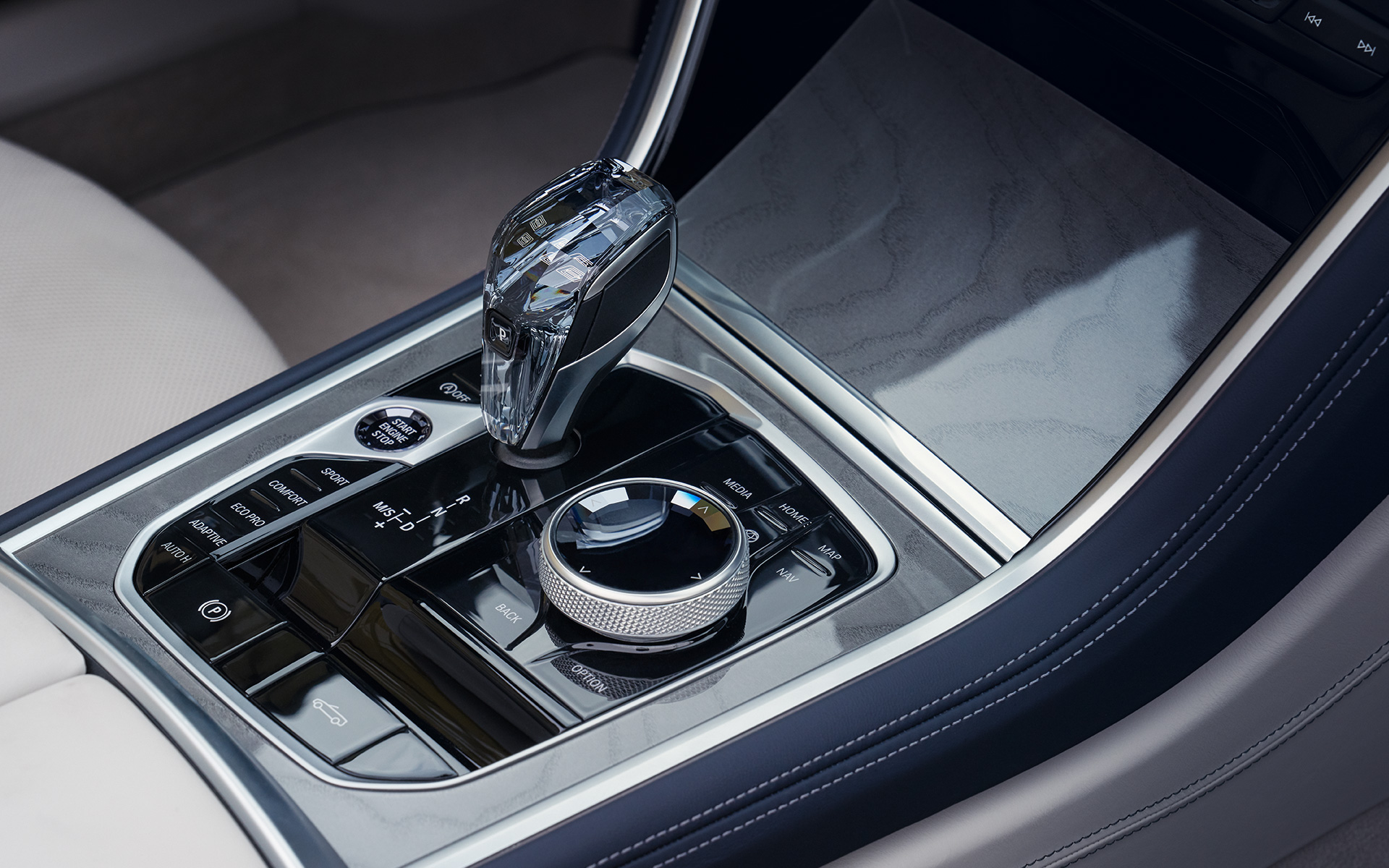 BMW M850i xDrive Cabrio, G14, LCI, Facelift, 2022 BMW M850i xDrive Cabrio, G14, LCI, Facelift, 2022, επιλογέας με στοιχείο από γυαλί 'CraftedClarity', κοντινή λήψη