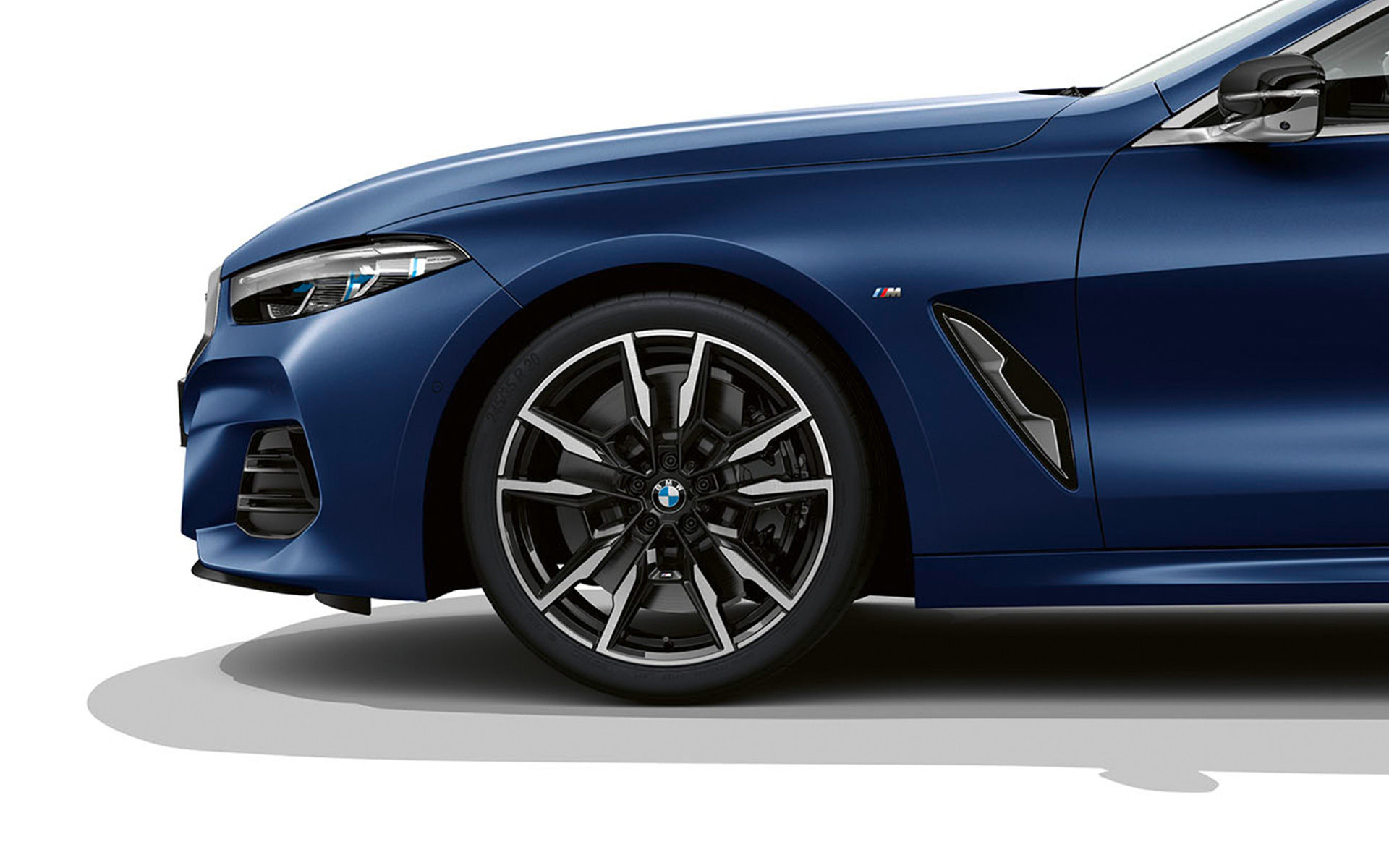 BMW M850i xDrive Gran Coupé, G16, LCI, Facelift, 2022, Μ ζάντες ελαφρού κράματος με διπλές ακτίνες 895 M σε διχρωμία