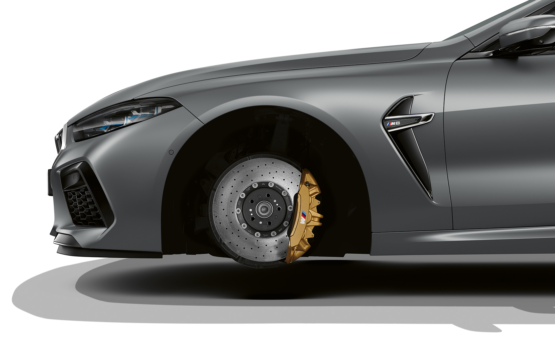 BMW M8 Gran Coupé, F93, LCI, Facelift, 2022, BMW Individual γκρι Frozen Pure μεταλλικό, Μ φρένα από ανθρακονήματα και κεραμικό υλικό, χωρίς ελαστικά