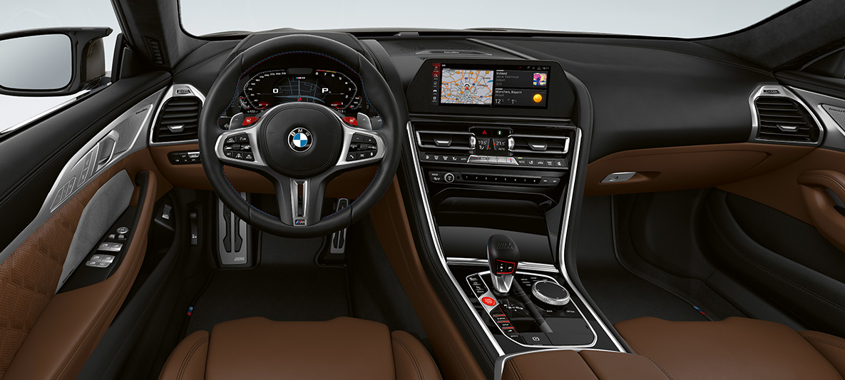 Cockpit BMW M8 Gran Coupé Cockpit BMW M8 Gran Coupé F93 2020 εσωτερικό