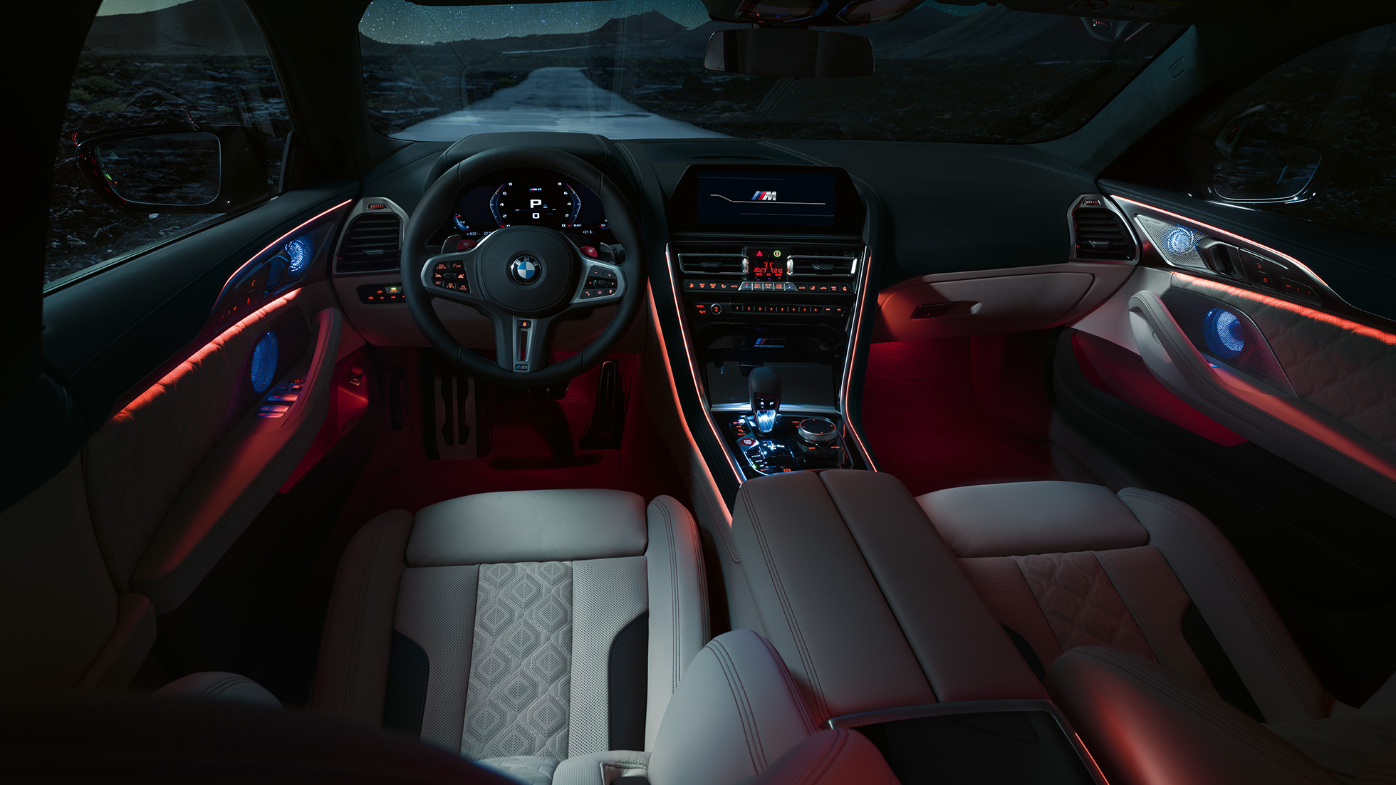 BMW M8 Competition Gran Coupé εσωτερικό BMW M8 Competition Gran Coupé με M Σπορ καθίσματα F93 2020 εσωτερικό
