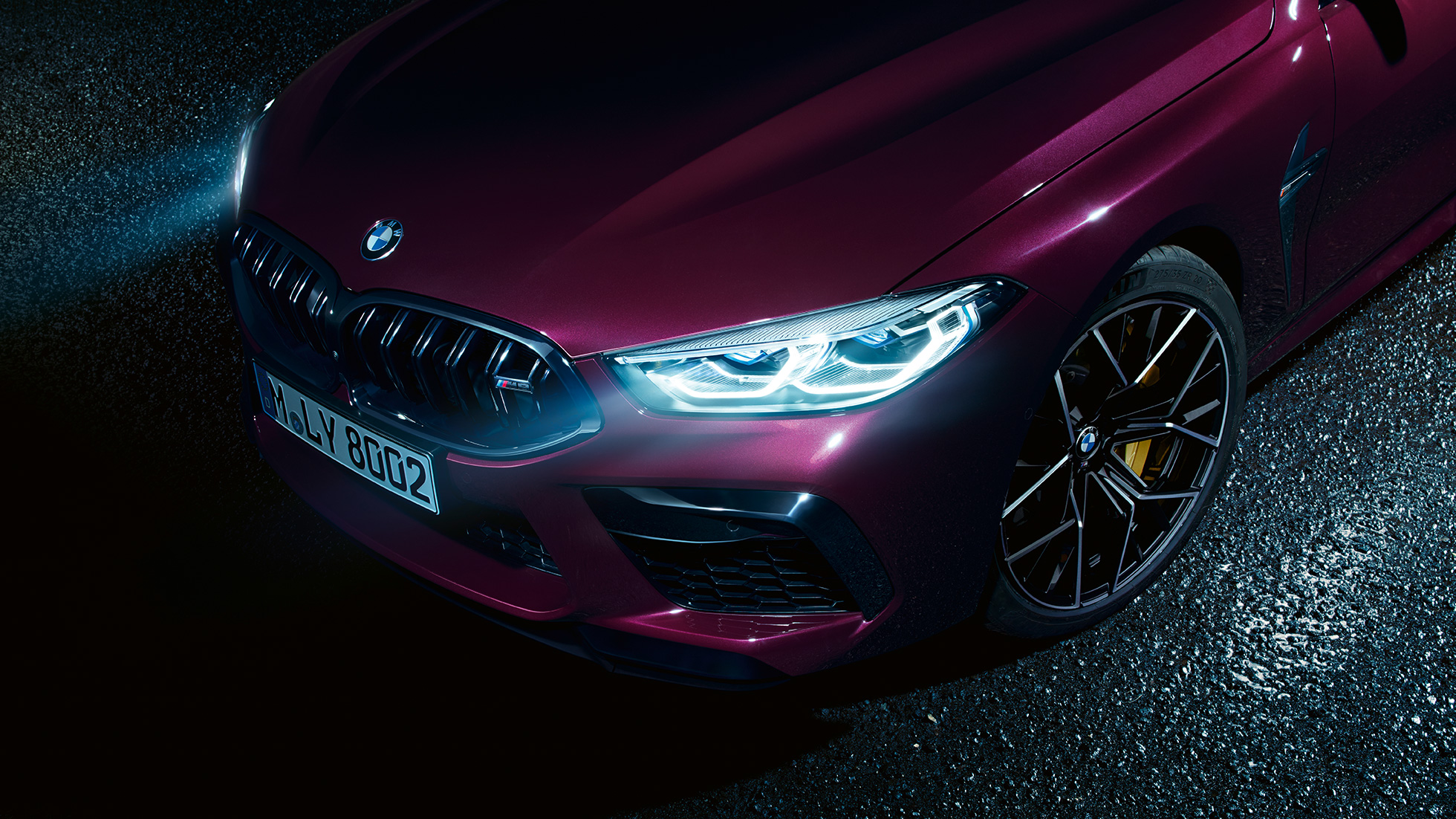 BMW M8 Competition Gran Coupé κοντινή πίσω λήψη BMW M8 Competition Gran Coupé με BMW Φώτα Laser F93 2020 BMW Individual Ametrine μεταλλικό κοντινή πίσω λήψη