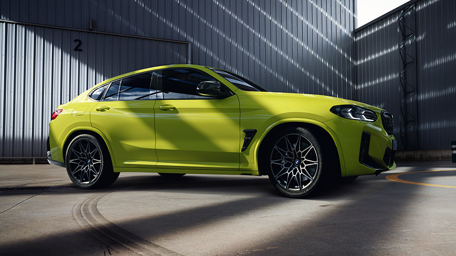 BMW X4 M F98 side view standing Μοντέλα BMW M, BMW X4 M F98 side view standing