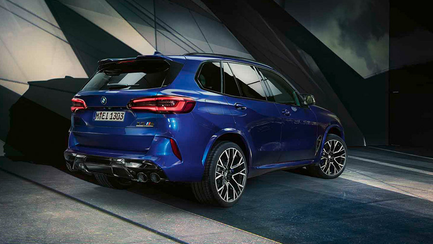 BMW X5 M F95 three-quarter rear view standing Μοντέλα BMW M, BMW X5 M F95 three-quarter rear view standing