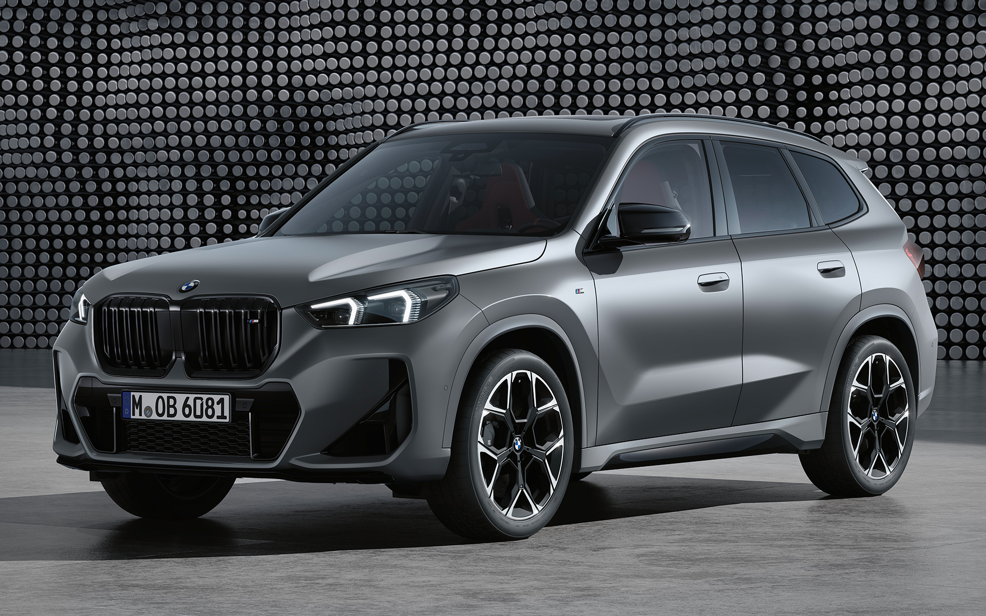 BMW X1 M35i xDrive BMW X1 M35i xDrive, μπροστινή λήψη τριών τετάρτων