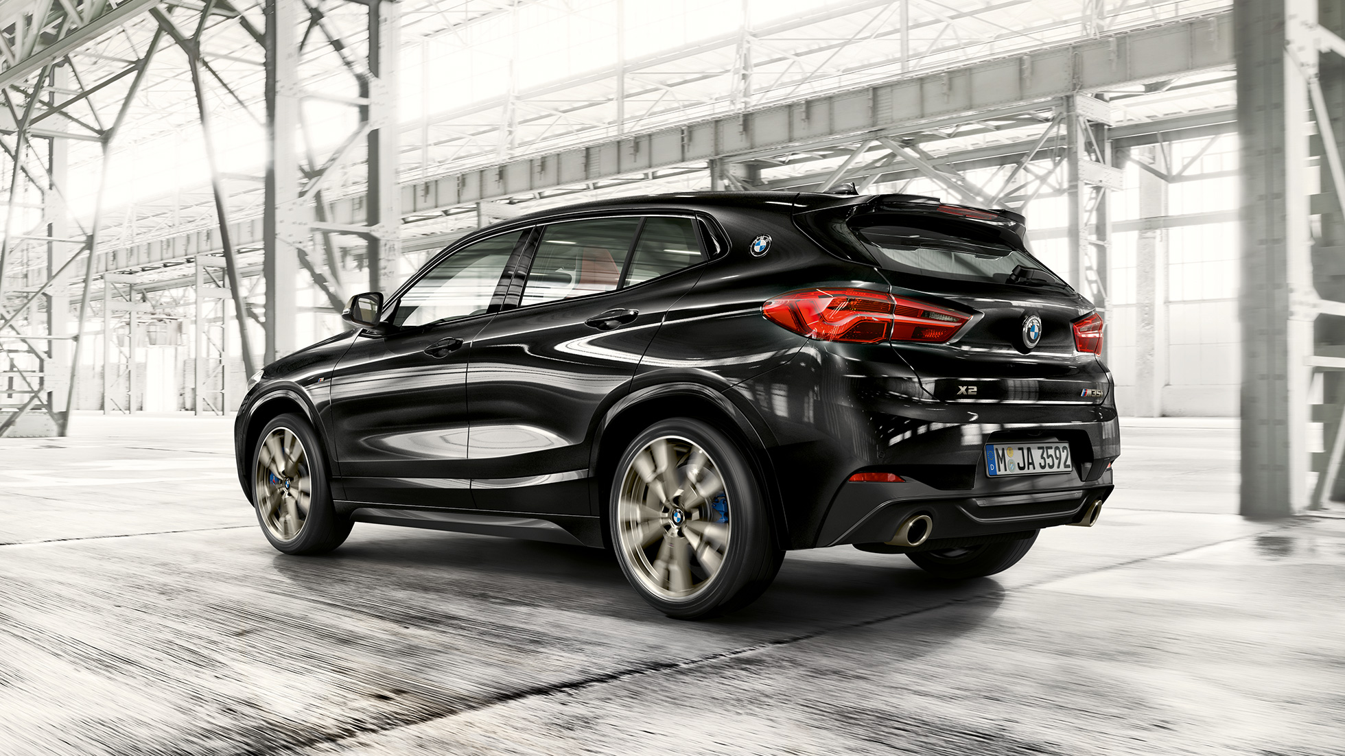 Πίσω αεροτομή Μ, BMW X2 M35i Πίσω αεροτομή Μ, BMW Χ2 M35i, μαύρο Sapphire μεταλλικό, F39, μπροστινή λήψη τριών τετάρτων