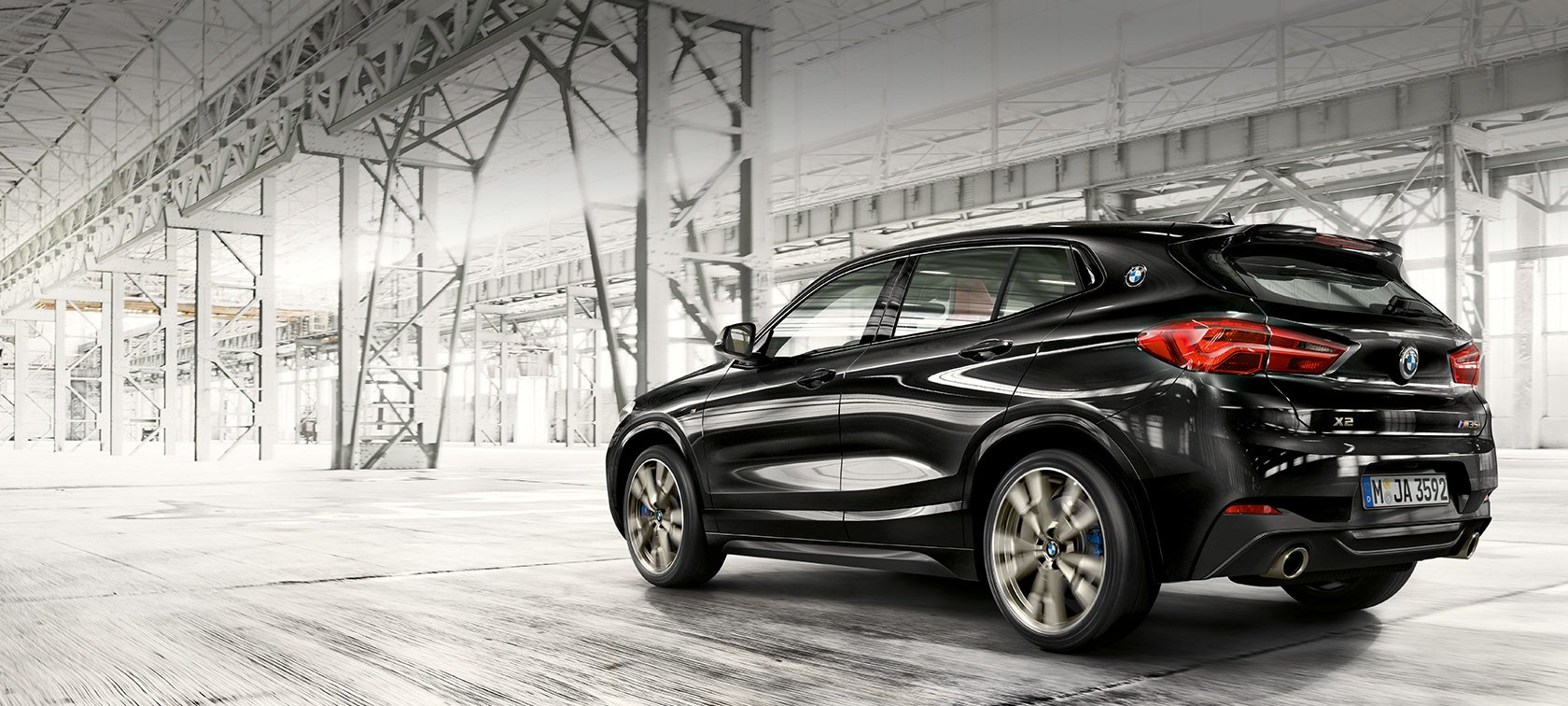 Πίσω λήψη τριών τετάρτων, BMW X2 M35i BMW Χ2 M35i, μαύρο Sapphire μεταλλικό, F39, πίσω λήψη τριών τετάρτων