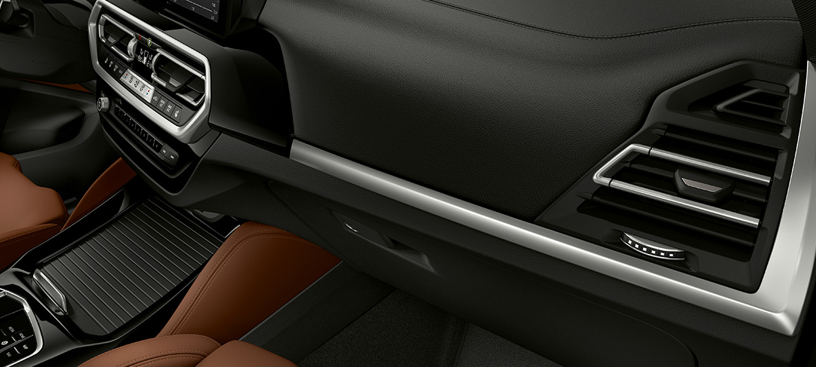 BMW Individual διακοσμητικές επενδύσεις εσωτερικού, BMW Χ3 M, F97, LCI, Facelift, 2021 BMW Individual διακοσμητικές επενδύσεις εσωτερικού σε μαύρη λάκα Piano στον πίνακα οργάνων, BMW X3 M, F97, LCI, Facelift, 2021