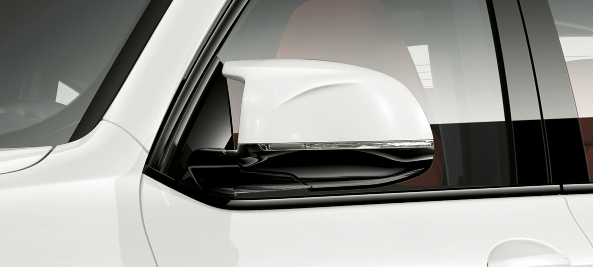 BMW X4 M, καλύμματα εξωτερικών καθρεπτών στο χρώμα αμαξώματος. BMW X4 M σε λευκό Alpine, εξωτερικό, καλύμματα εξωτερικών καθρεπτών στο χρώμα αμαξώματος.