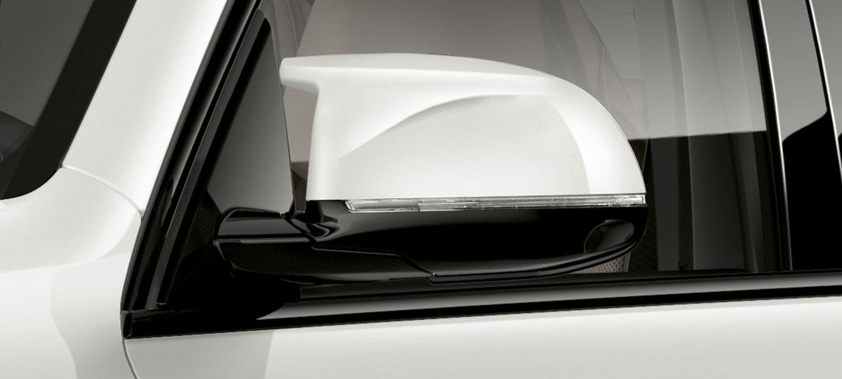Καλύμματα εξωτερικών καθρεπτών BMW X5 M Καλύμματα εξωτερικών καθρεπτών BMW X5 M Mineral White F95 κοντινή λήψη