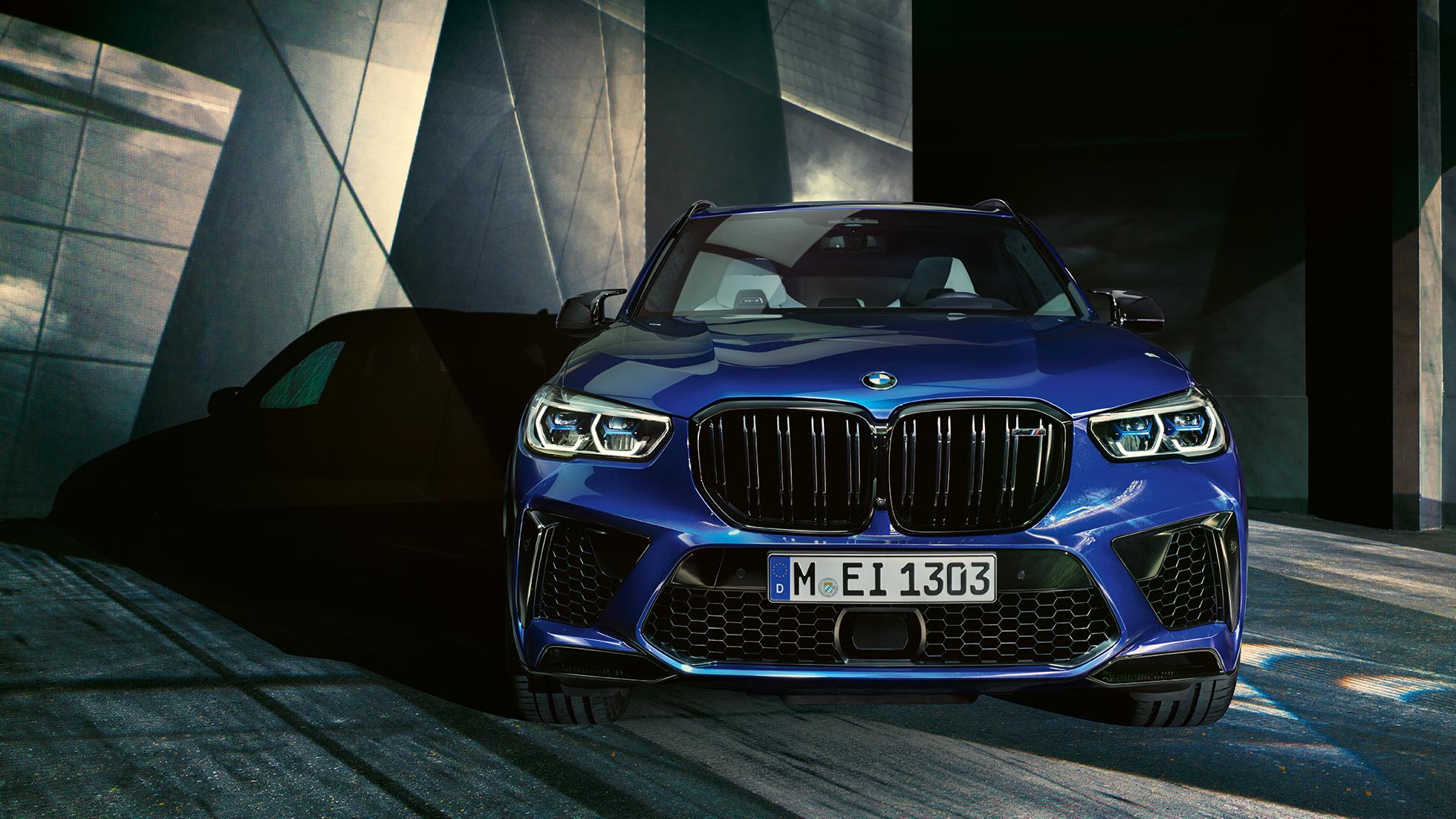 Εξωτερική σχεδίαση BMW X5 M Competition Εξωτερική σχεδίαση BMW X5 M Competition F95 2020 Marina Bay Blue μεταλλικό μπροστινή λήψη