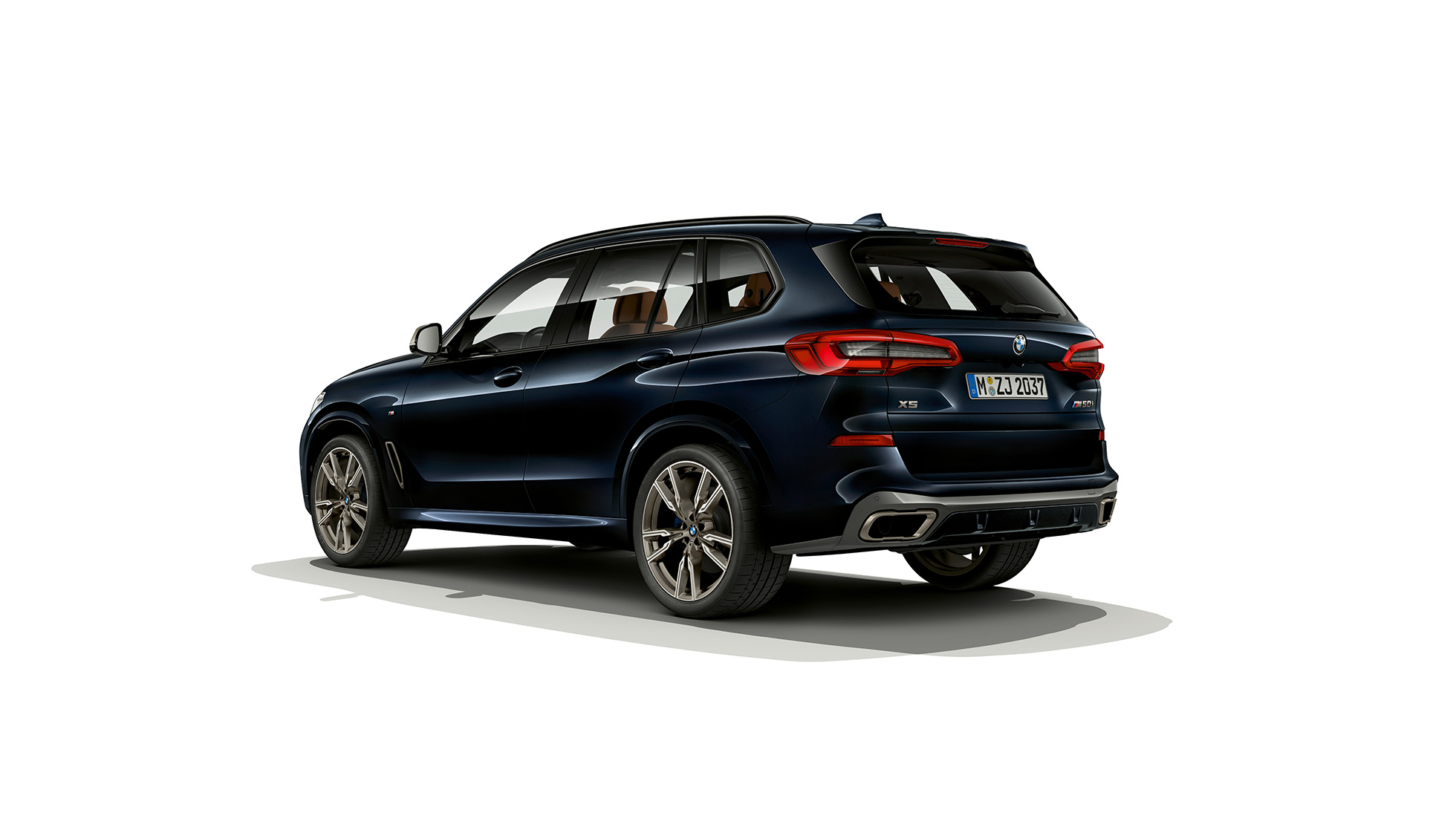 BMW X5 M50i πίσω λήψη BMW X5 M50i με M αεροτομή οροφής G05 Carbon Black μεταλλικό πίσω λήψη