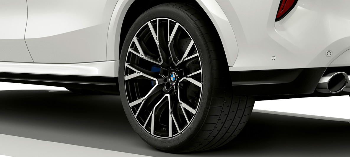 Μ Ζάντες ελαφρού κράματος 21" δίχρωμες Orbit Grey BMW X6 M Μ Ζάντες ελαφρού κράματος 21" δίχρωμες Orbit Grey BMW X6 M F96 SUV 2020 κοντινή λήψη