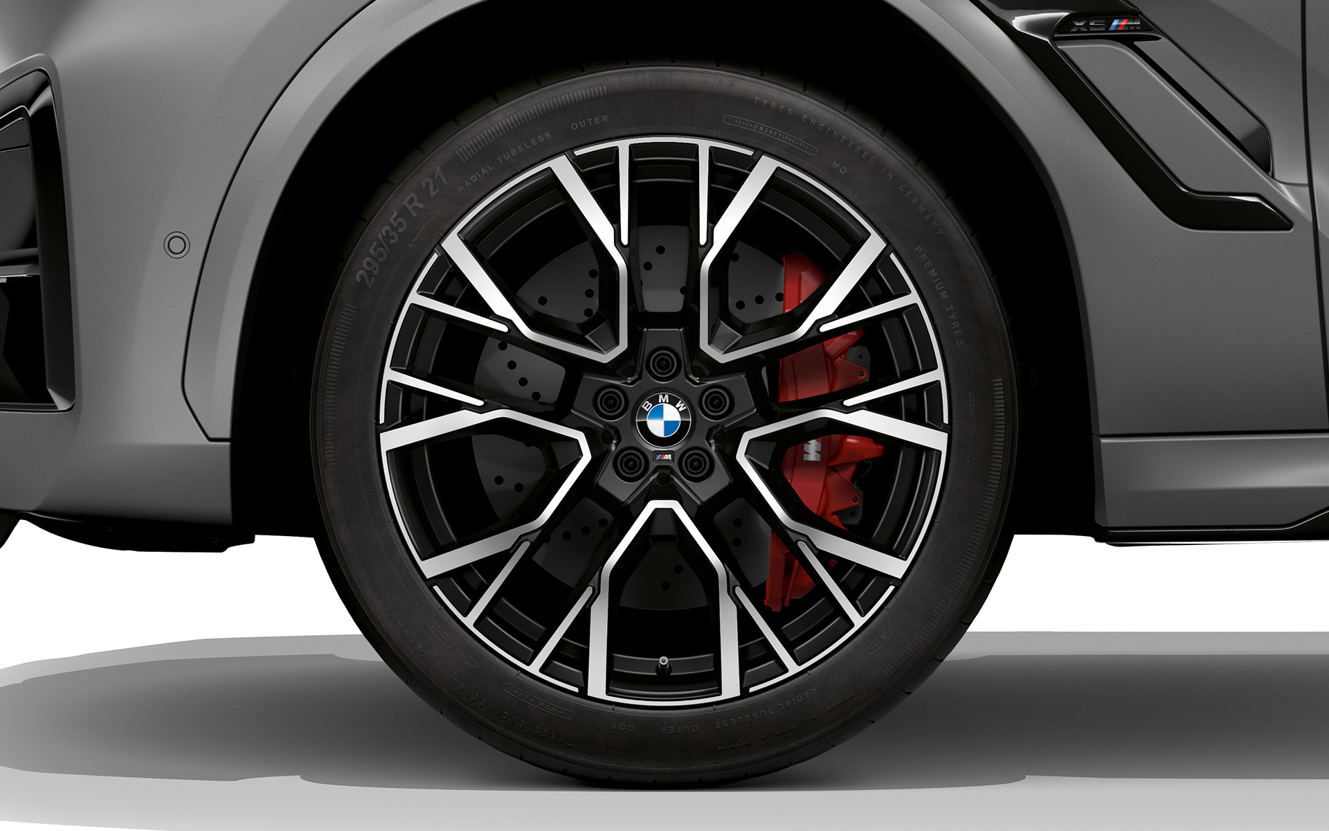 BMW X6 M Competition, F96, 2023, Μ ζάντες ελαφρού κράματος 21"/22" με αστεροειδείς ακτίνες 818 M σε μαύρο χρώμα