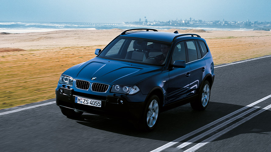 BMW X3, E83, πρώτη γενιά, μπροστινή λήψη τριών τετάρτων, κινούμενη στον δρόμο BMW X, BMW X3, Ε83, πρώτη γενιά, μπροστινή λήψη τριών τετάρτων, κινούμενη στον δρόμο