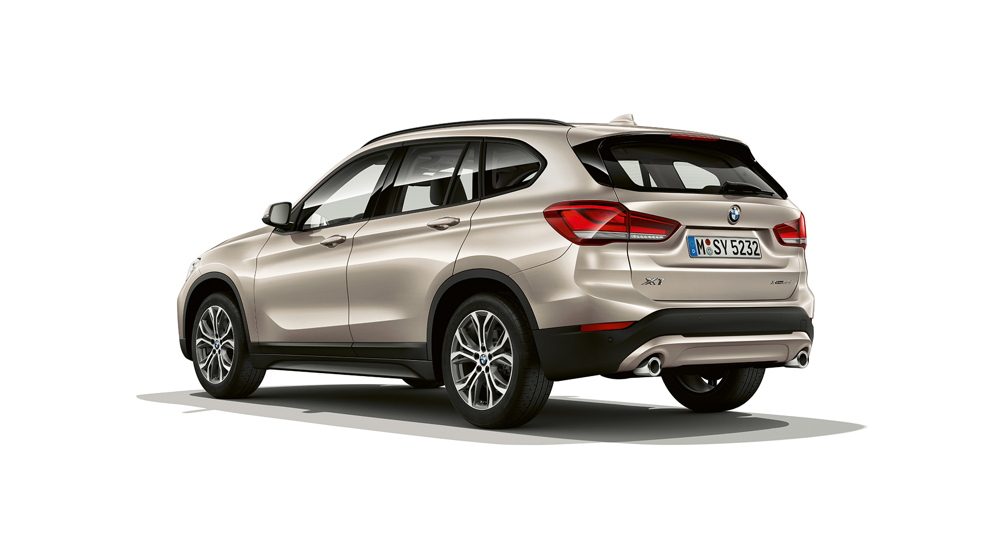 BMW X1, Έκδοση Advantage, πίσω λήψη τριών τετάρτων BMW X1, Έκδοση Advantage, μπροστινή λήψη τριών τετάρτων, σε στούντιο