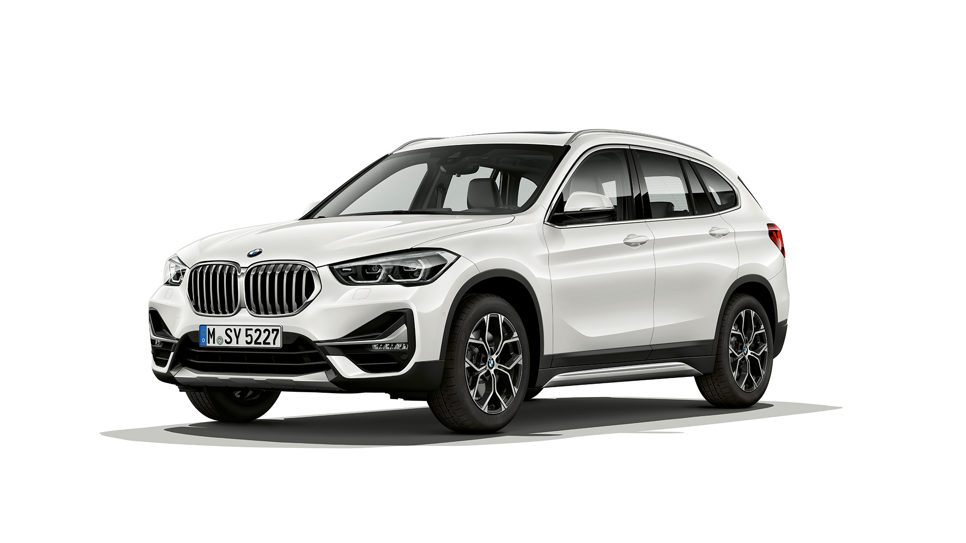 BMW X1, Έκδοση xLine, μπροστινή λήψη τριών τετάρτων BMW X1, Έκδοση xLine, μπροστινή λήψη τριών τετάρτων, σε στούντιο