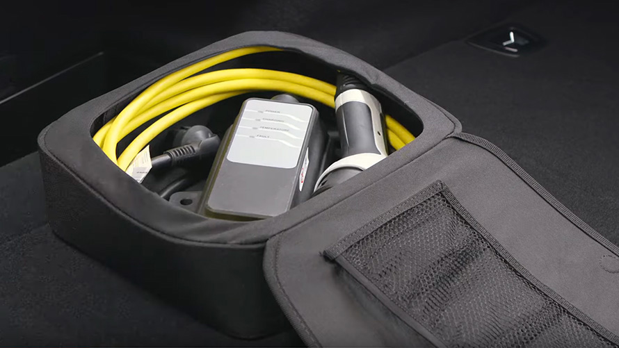 Αξεσουάρ φόρτισης για BMW με τεχνολογία Plug-in Hybrid, σε σάκο Αξεσουάρ φόρτισης για την BMW με τεχνολογία Plug-in Hybrid, σε σάκο, κοντινή λήψη