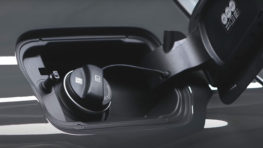 BMW με τεχνολογία Plug-in Hybrid, τάπα ρεζερβουάρ καυσίμου BMW τεχνολογία Plug-in Hybrid, τάπα ρεζερβουάρ καυσίμου, κοντινή λήψη