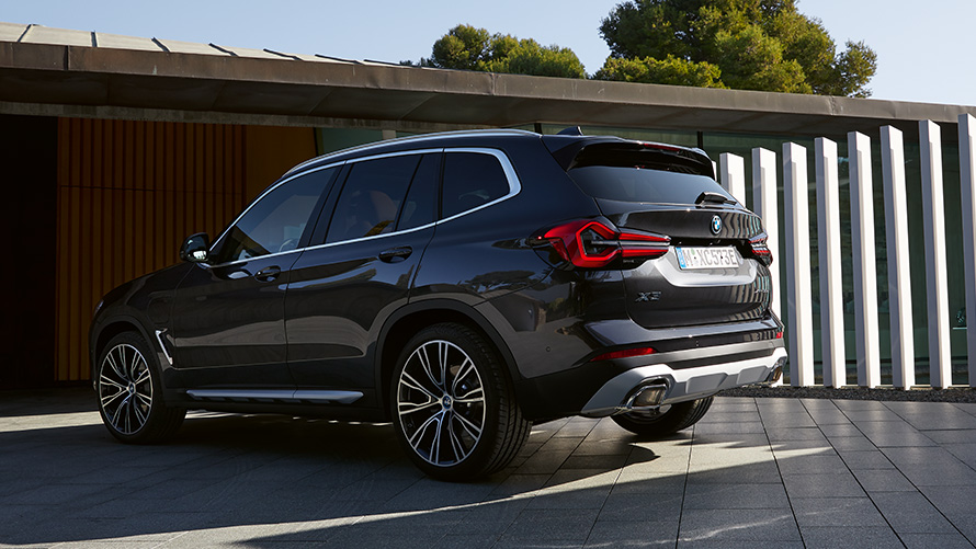 BMW X3, G01, Financial Services, 2021 BMW X3, G01, Financial Services, γκρι Sophisto, πίσω λήψη τριών τετάρτων, σταθμευμένη, 2021