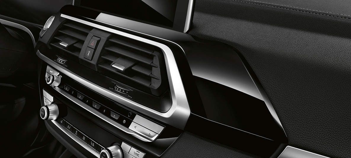 Διακοσμητικές επενδύσεις εσωτερικού BMW Individual σε μαύρη λάκα Piano, BMW X4 Διακοσμητικές επενδύσεις εσωτερικού BMW Individual σε μαύρη λάκα Piano, BMW X4, G02 2018, εσωτερικό.