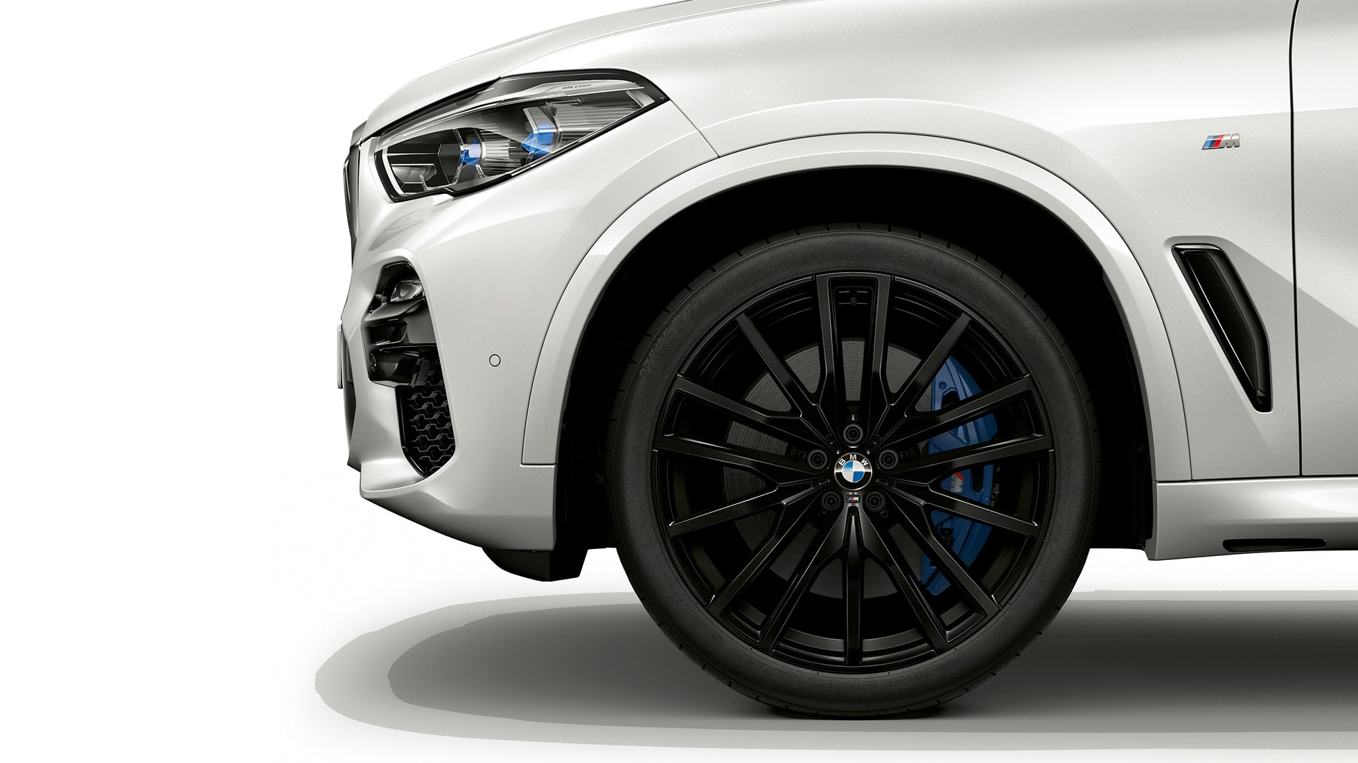 Μ Σπορ Πακέτο, BMW X5 xDrive40i, πλαϊνή λήψη με ζάντα Μ Σπορ Πακέτο, BMW X5 xDrive40i, G05 2018, λευκό Mineral μεταλλικό, πλαϊνή λήψη με ζάντα