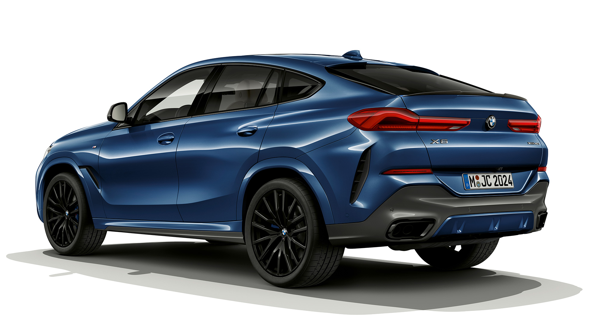 BMW X6 με M Σπορ Πακέτο, πίσω τμήμα. BMW X6 με M Σπορ Πακέτο, πίσω λήψη τριών τετάρτων.