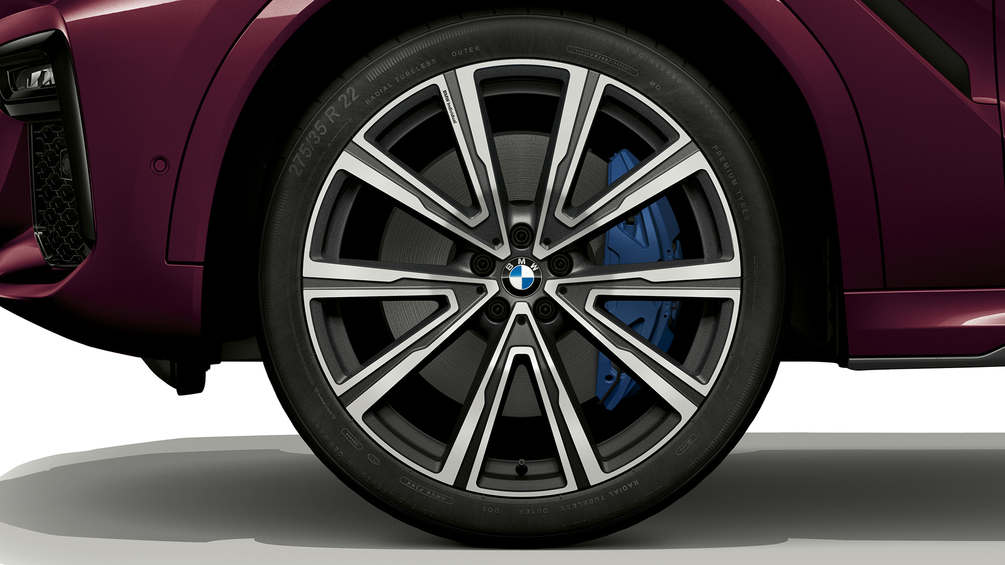BMW X6 με BMW Individual, ζάντα ελαφρού κράματος. BMW X6 με BMW Individual, εστίαση στις ζάντες ελαφρού κράματος.