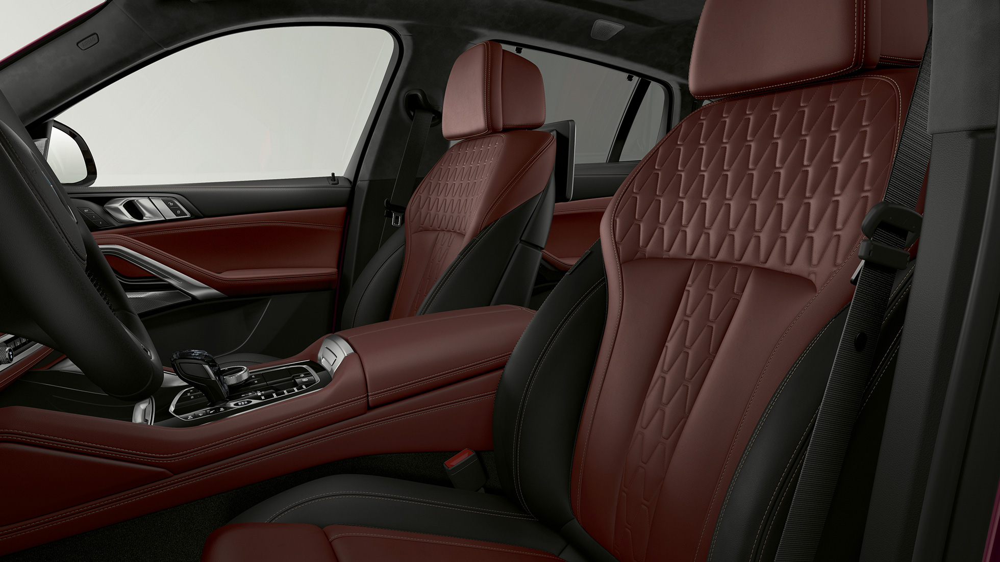 BMW X6 με BMW Individual, επενδύσεις καθισμάτων. Εσωτερικό της BMW X6 με BMW Individual, εστίαση στις επενδύσεις καθισμάτων.