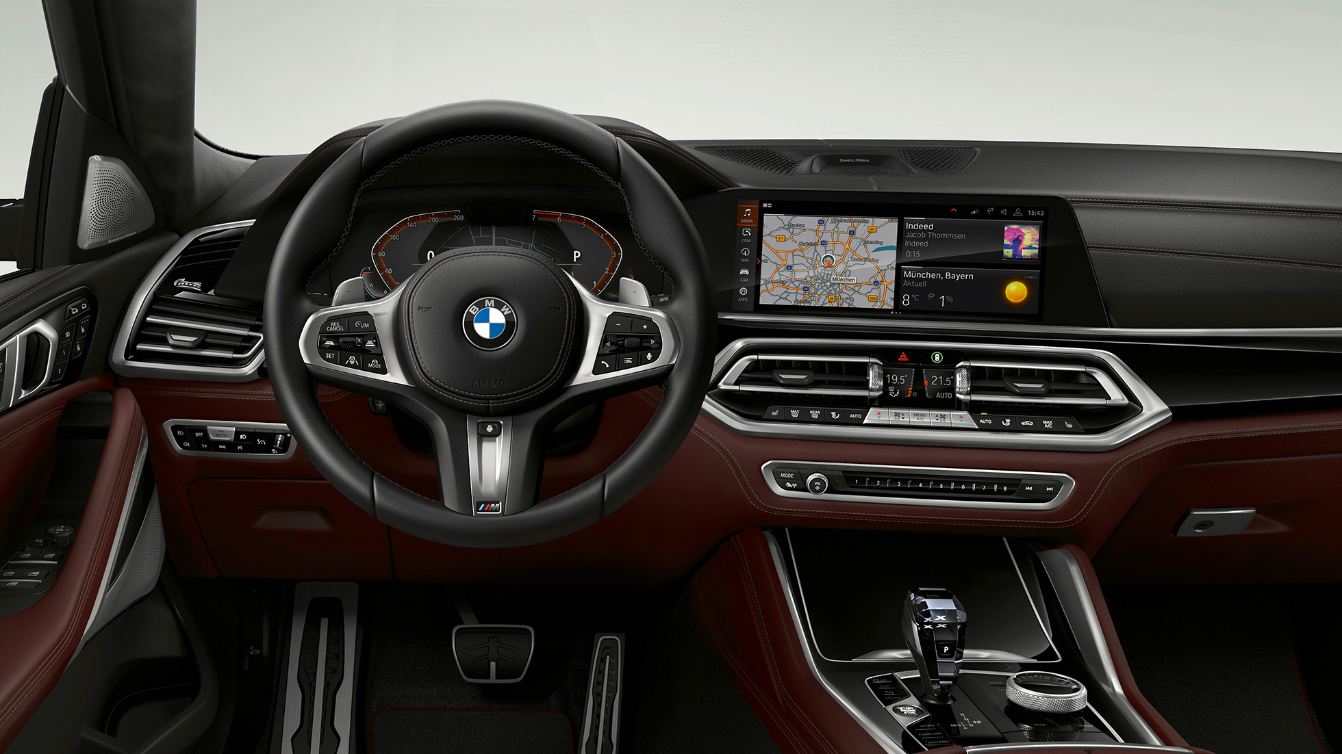 BMW X6 με BMW Individual, κόκπιτ. Εσωτερικό της BMW X6 με BMW Individual, εστίαση στο κόκπιτ.