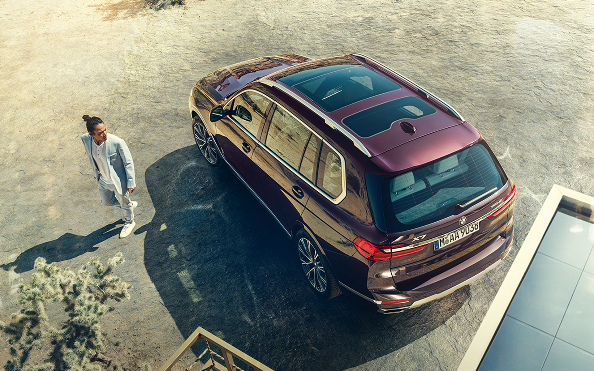 BMW X7 Individual, xDrivve40i, G07, 2018, Ametrin μεταλλικό, πανοραμική λήψη με μοντέλο BMW X7 Individual, xDrivve40i, G07, 2018, Ametrin μεταλλικό, πανοραμική λήψη με μοντέλο