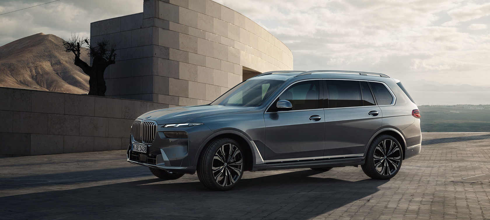 BMW X7 G07 LCI πλαϊνη λήψη 7/8 Sparkling Copper Grey μεταλλικό Video BMW X7 G07 LCI πλαϊνη λήψη Sparkling Copper Grey μεταλλικό Video