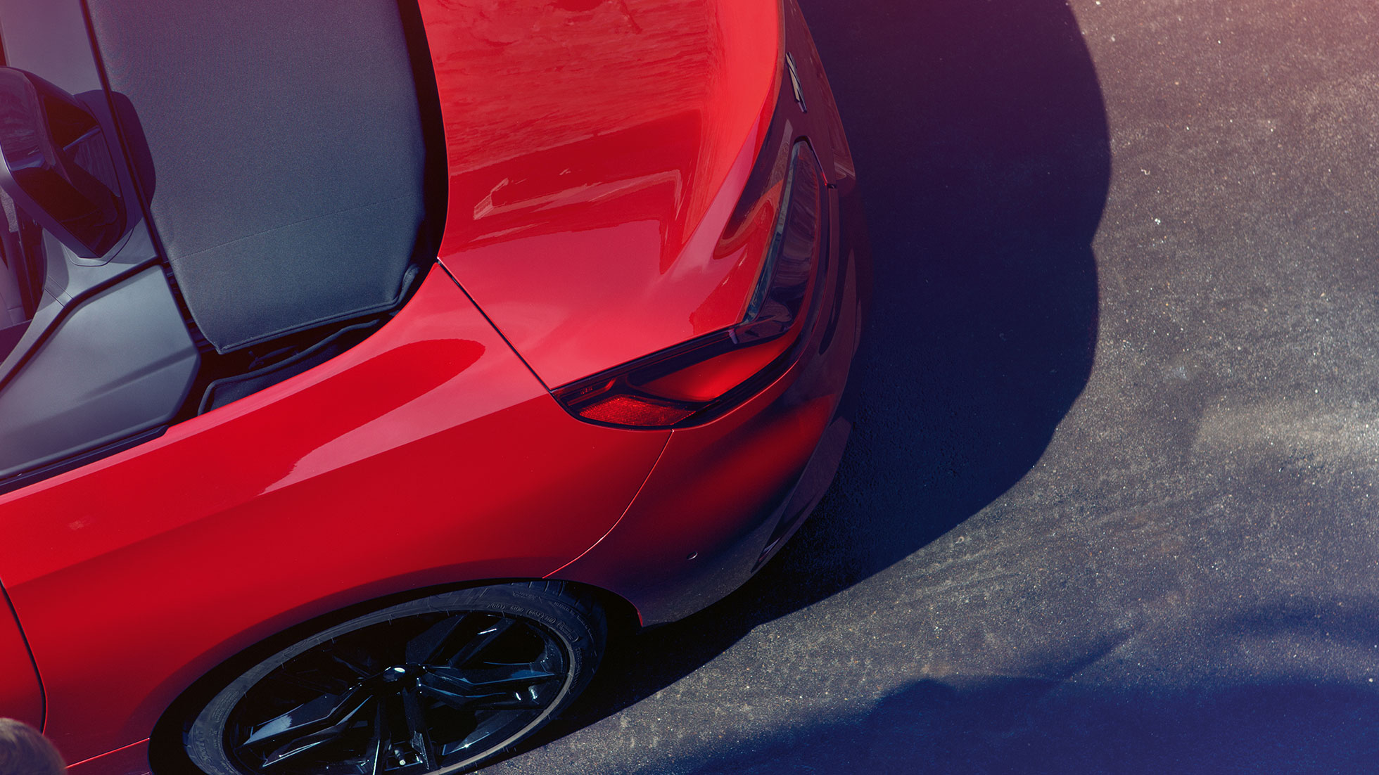 BMW Z4 Roadster, πίσω τμήμα και πίσω τροχός Ευρυγώνια λήψη του πίσω τμήματος και του πίσω τροχού της BMW Z4 Roadster