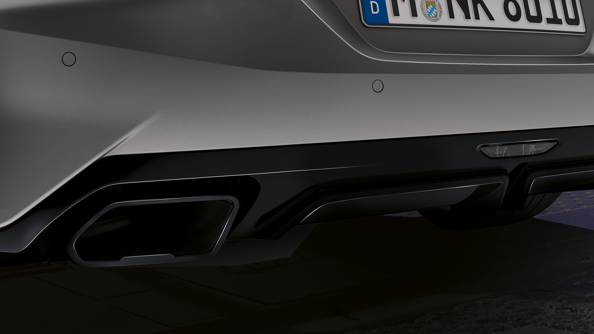 BMW Z4 Roadster, απολήξεις εξάτμισης Απολήξεις εξάτμισης μίας γκρι BMW Z4 Roadster
