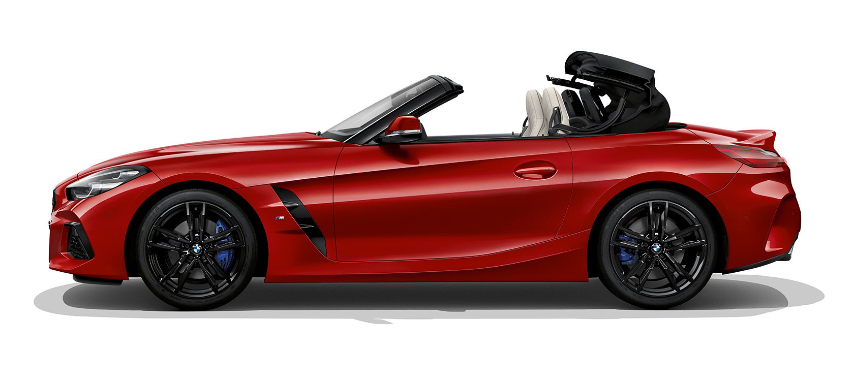 Πλαϊνή λήψη της BMW Z4 Roadster (G29) Πλαϊνή λήψη της BMW Z4 Roadster (G29), ανοικτή οροφή