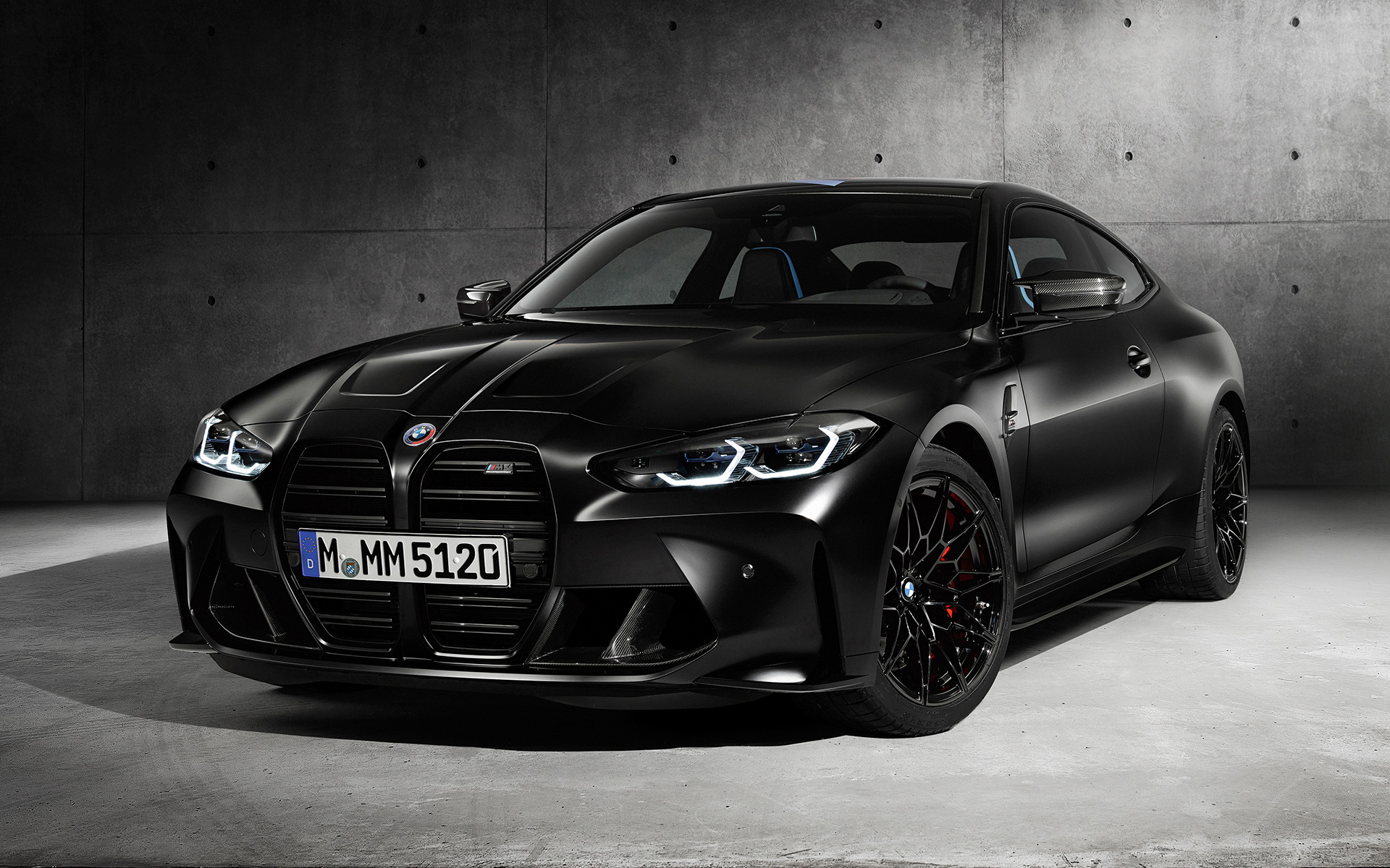 BMW M4 Competition Edition x KITH, G82, 2020, πλαϊνή λήψη τριών τετάρτων BMW M4 Competition Edition x KITH, G82, 2020, πλαϊνή λήψη τριών τετάρτων μπροστά σε γκρι φόντο