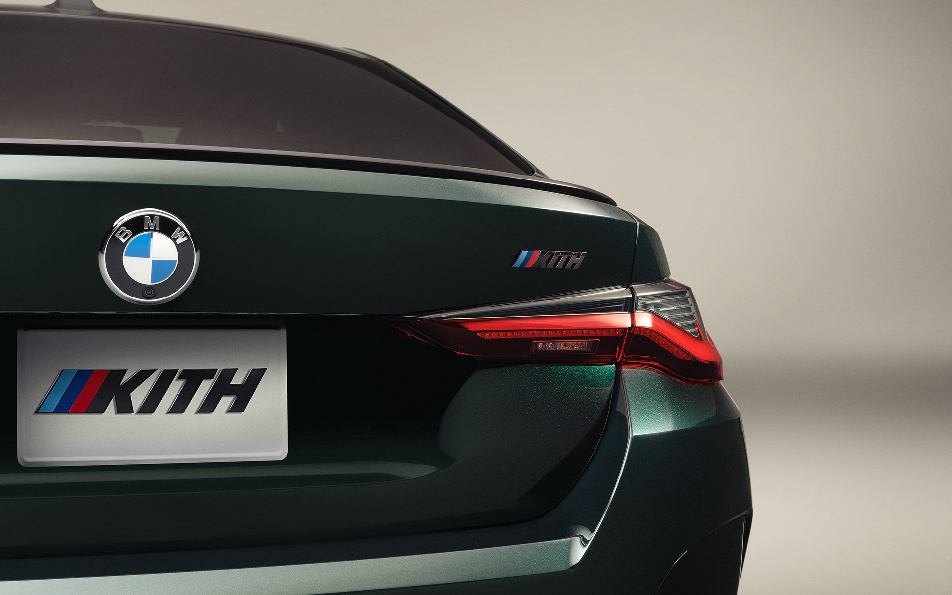 BMW i4 M50, G26BEV, έμβλημα KITH, πίσω BMW i4 M50, G26BEV, έμβλημα KITH, πίσω